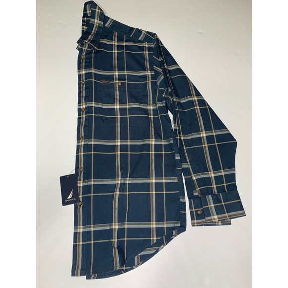NWT BLUE PLAID NAUTICA BUTTON DOWN - MEDIUM - Picture 3 of 6